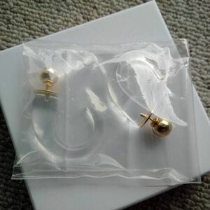 ”新品” ｍame マメ Glass Icicles Pierced Earrings ガラス＆真鍮キャッチ Kurogouchi