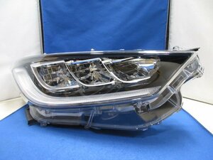 トヨタ　YARIS/ヤリス　KSP210/MXPA10/MXPH10　右ライト/右ヘッドライト　LED　純正　KOITO　K0-3　【K2】　225125