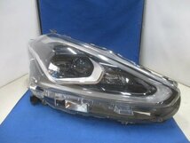 トヨタ　シエンタ　NSP170/NCP175/NHP170　前期　右ライト/右ヘッドライト　LED　純正　KOITO　52-289　81110-52K31　【2】　514126_画像1