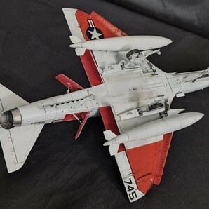 1/48 TA-4J スカイホーク アメリカ海軍第一訓練飛行隊 所属機 ハセガワ 塗装完成品の画像5