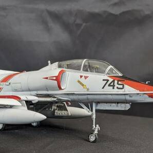 1/48 TA-4J スカイホーク アメリカ海軍第一訓練飛行隊 所属機 ハセガワ 塗装完成品の画像7