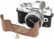 互換性のあるOLYMPUS PEN OM-D EM10 Mark IVカメラバッグカメラケース、Koowlハンドメイド最高級PUレザーカメラハーフケース、OLYMPUS_画像2