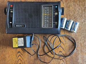 ICF-5300　ソニー　SONY　整備調整済品　純正ケース付き　充電式単二電池＆充電器付き　純正「ではない」ACアダプタ付き　昭和のラジオ