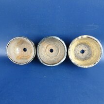 【中古】盆栽鉢 唐津焼 3点セット 小鉢 長辺 約7.4cm 丸鉢 落款なし 絵鉢 箱付 布付 観賞用 現品 中古鉢_画像5