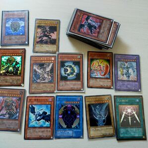 遊戯王カード150 遊戯王 キラキラカード 約60枚纏め売り オリシスの天空竜 アトミック・スクラップ・ドラゴン 青眼の白龍 の画像3