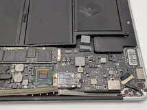 管理926 MacBook Air ノートパソコン A1369 未チェック 破損あり部品取り ジャンク_画像8
