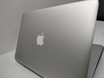 管理926 MacBook Air ノートパソコン A1369 未チェック 破損あり部品取り ジャンク_画像4