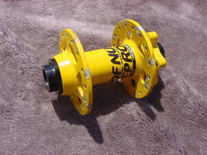 NUKEPROOF GENERATOR HUB 100x15㎜ 32H 