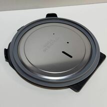 【美品】炊飯器 TOSHIBA 東芝 真空IH 10合炊き RC-18VSV 内釜 内ぶた 銅かまど 丸釜 (998)_画像6