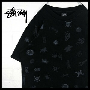 【STUSSY】名作ロゴ　コラージュ　総柄　Tシャツ