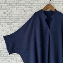 ★新品★送料185円★首元をほっそり見せてくれるスキッパー*ゆったりブラウス*たっぷり長め丈チュニックブラウス*180918ネイビーM～L/LL/XL_画像9