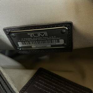 美品 A4収納 ●トゥミ TUMI ショルダーバッグ メッセンジャー ビジネス タイコン TICON 斜め掛け レザー 本革 ブラウン 茶 型押し フラップの画像10