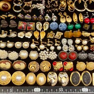 1 jpy Vintage earrings 50 pair summarize large amount set the 7 treasures . pearl ceramics natural stone Gold color ORENA/MONET/800 etc. stamp thing contains . summarize 