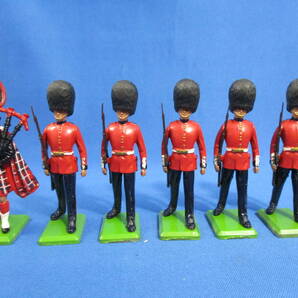BRITAINS ブリテン社 人形 フィギュア イギリス 近衛兵 6体セット【2011】の画像5