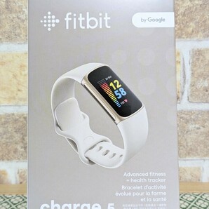 Fitbit Charge 5 新品 未開封 ルナホワイト ゴールドの画像1