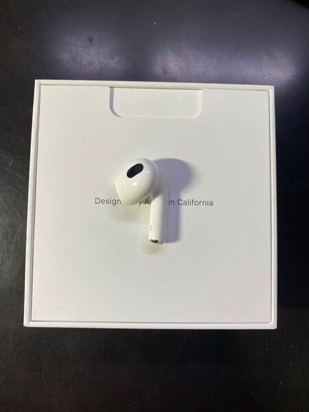 Apple AirPods 第３世代　右側　右耳　右