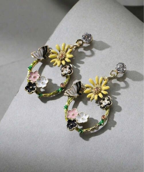 蝶々　お花　ピアス