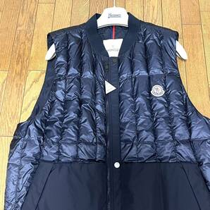 正規品 未使用 MONCLER モンクレール ライトダウンベスト DOUBS GILET DOWN VEST ジレ ジャケット ワッペンロゴ ネイビー 6 の画像4