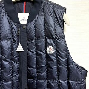 正規品 未使用 MONCLER モンクレール ライトダウンベスト DOUBS GILET DOWN VEST ジレ ジャケット ワッペンロゴ ネイビー 6 の画像3