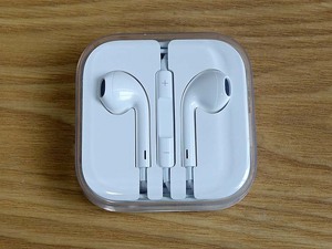 ◆◆Apple 純正 EarPods ステレオ イヤホン（有線）マイク付き　ケースあり 未使用｜E-1071◆◆