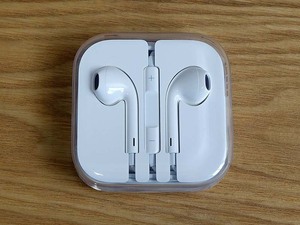 ◆◆Apple 純正 EarPods ステレオ イヤホン（有線）マイク付き　ケースあり 未使用｜E-1072◆◆