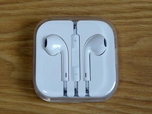 ◆◆Apple 純正 EarPods ステレオ イヤホン（有線）マイク付き　ケースあり 未使用｜E-1075◆◆