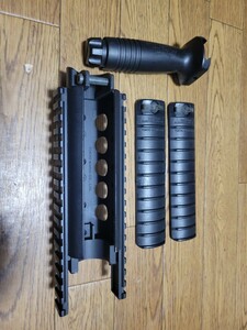 123・マルイ電動MP5 (ver2)　RASハンドガード＆ロックピン＆フォアグリップ＆レイルカバー×２　中古品