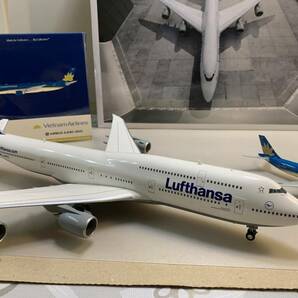 1円～ 2個セット 美品 1/200 ルフトハンザドイツ航空747-8 ヘルパ 製、1/400 ベトナム航空 A330-200 ジェミニジェッツ製の画像3