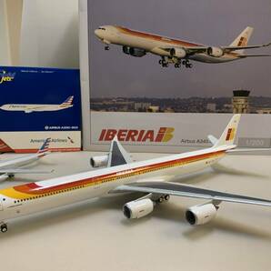 1円～ 2個セット 美品 1/200 イベリア航空 A340-600 旧塗装 ヘルパ製、1/400 アメリカン航空 エアバスA330-300 ジェミニジェッツ製の画像2