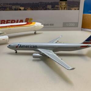 1円～ 2個セット 美品 1/200 イベリア航空 A340-600 旧塗装 ヘルパ製、1/400 アメリカン航空 エアバスA330-300 ジェミニジェッツ製の画像3