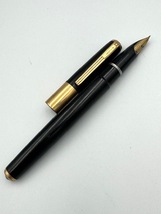 ●H78531:PILOT パイロット 万年筆 R14K刻印 ブラック×ゴールド 筆記未確認 レトロ オールド 中古　ジャンク扱_画像1