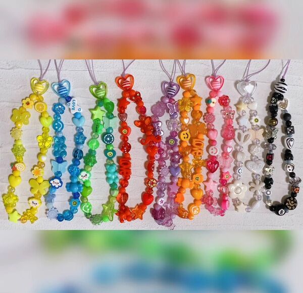 即購入 ハンドメイド アクリルビーズ ビーズ キーホルダー 紫 パープル 紫色 推し活 推し 推しカラー 27ピース セット売り