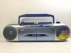 [K-2024]SANYO ダブルカセット ラジオ カセット レコーダー★通電.ラジオ試聴OK(カセットジャンク品)☆サンヨー U4-W33 売り切り 1円〜!!