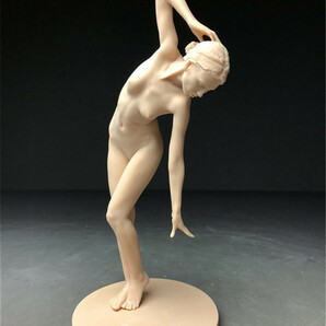 樹脂製 西洋彫り 女神 ヌード デッサン人形 ポージング 女性 少女 フィギュア 美人 裸婦 仏像  重さ約125ｇの画像2
