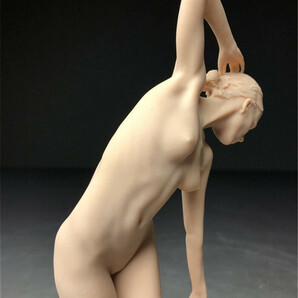 樹脂製 西洋彫り 女神 ヌード デッサン人形 ポージング 女性 少女 フィギュア 美人 裸婦 仏像  重さ約125ｇの画像4