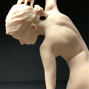 樹脂製 西洋彫り 女神 ヌード デッサン人形 ポージング 女性 少女 フィギュア 美人 裸婦 仏像  重さ約125ｇの画像6