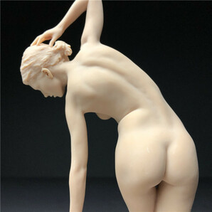 樹脂製 西洋彫り 女神 ヌード デッサン人形 ポージング 女性 少女 フィギュア 美人 裸婦 仏像  重さ約125ｇの画像9