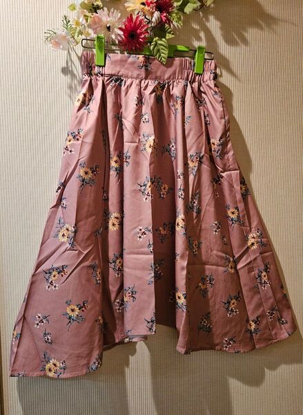 新品 アースミュージック&エコロジー フラワースカート 花柄フレアスカート ピンク サイドイレヘムフラワースカート ウエストゴム