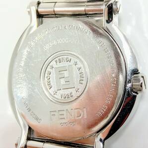 ジャンク 【稼働品】FENDI 003-6100G-211 腕時計 レディース シルバー 2針 デイト 白文字盤の画像3