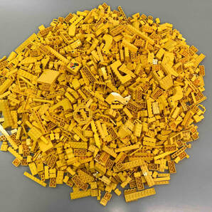 LEGO 色分けブロック バラ 【黄色/イエロー】3Kg以上 大量 まとめ売り パーツ プレート 基本ブロック 特殊ブロック 部品取りの画像2