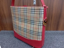 BURBERRY BURBERRY／バーバリー／ノバチェック柄／シャドーホース ワンショルダーバッグ／レッド／チャーム付属_画像3