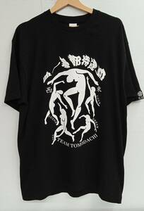 魁組 TEAM TOMODACHI プリントTシャツ サキガケグミ チーム トモダチ XLサイズ ブラック 完売モデル 半袖Tシャツ メンズ