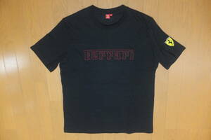 **送料：無料** 新品 【フェラーリ　半袖 Tシャツ　XL　丸首　黒色】 (※ Mサイズ～Lサイズ相当)　 Ferrari 