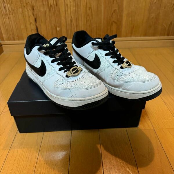 Nike Air Force 1 Low '07 LV8 "World Champ/White and Black"