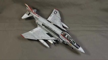 1/72 アメリカ海軍 F-4 ファントム 組立塗装済完成品_画像2