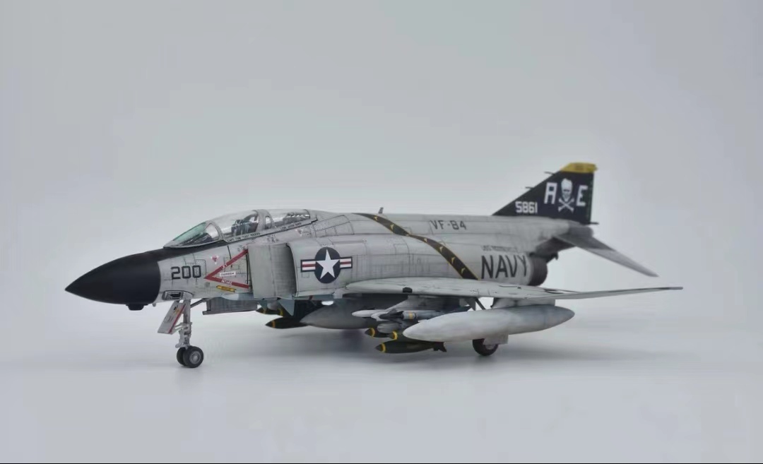 1/72 アメリカ海軍 F-4J ファントム VF84 組立塗装済完成品, プラモデル, 航空機, 完成品