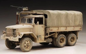1/35 アメリカ軍 M35A2 2.5トン カーゴートラック組立塗装済完成品