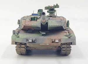 1/35 ドイツ軍 主力戦車 レオパルト2A6 組立塗装済完成品