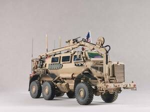 1/35 アメリカ軍 Buffalo A2 6×6 地雷排除支援車 組立塗装済完成品