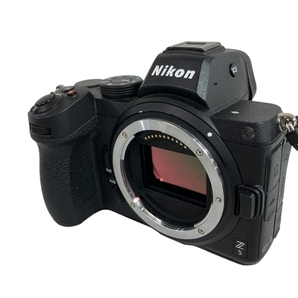 【動作保証】Nikon Z5 24-200 kit ミラーレス 一眼 レフ カメラ Z 24-200mm F4-6.3 VR 写真 撮影 ニコン 中古 N8742826の画像1